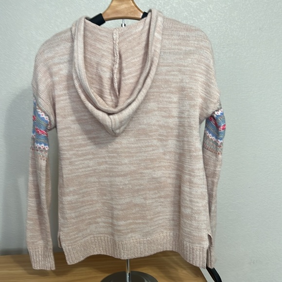 Women’s Hooded Lightweight Spring Sweater - Picture 3 of 6